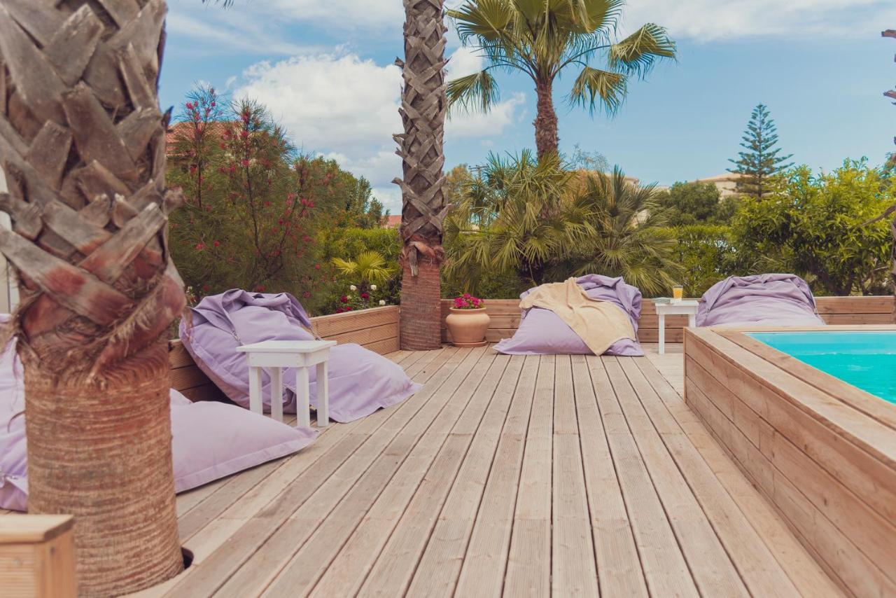 Gazde/Camere de închiriat Christa Luxury Kávos